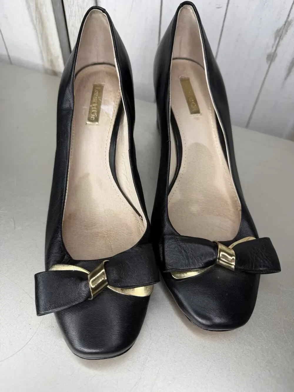 Louise Et Cie Women's Size 8.5 Lo-Lilla Aspen Block Heel Pumps Black Gold & Bow